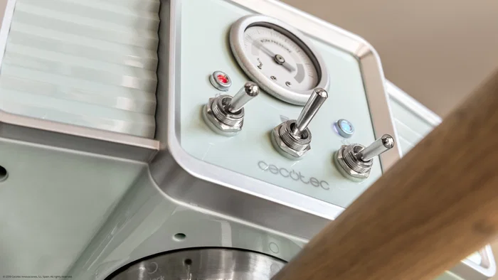 Cecotec Power Espresso 20 Tradizionale con diseño vintage