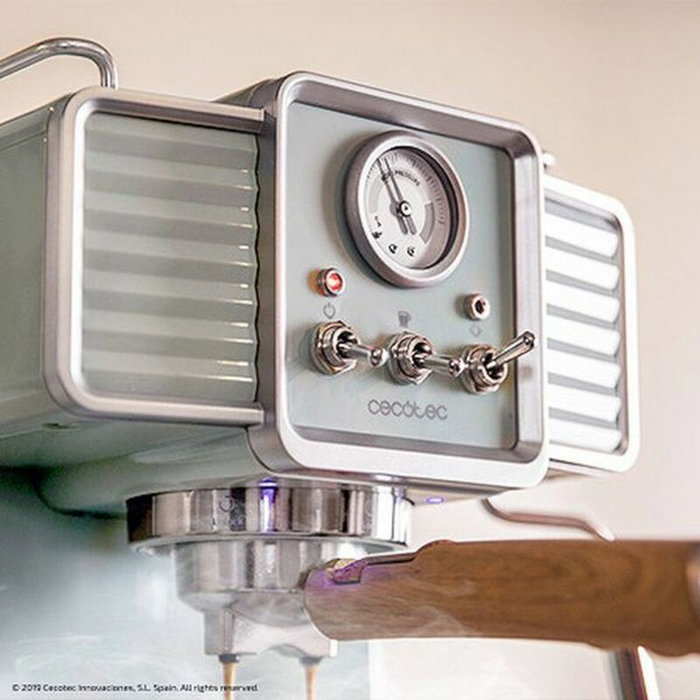Cecotec Power Espresso 20 Tradizionale con diseño vintage