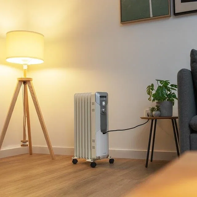 Cecotec ReadyWarm 7000 Space Radiador de Aceite 1500 W Blanco Cecotec ReadyWarm 7000 Space Radiador de Aceite 1500 W Blanco