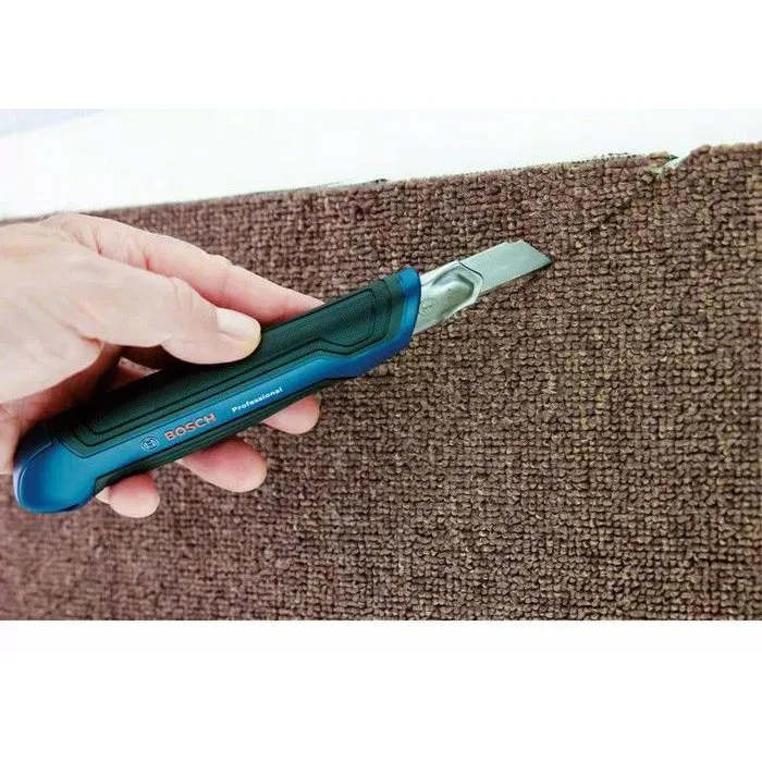 Bosch Professional Cutter 18 mm - Porte-lame en aluminium, ergonomique Softgrip, changement de lame sans outil - Outil de coupe haute performance Bosch Professional Cutter 18 mm - Porte-lame en aluminium, ergonomique Softgrip, changement de lame sans outil - Outil de coupe haute performance