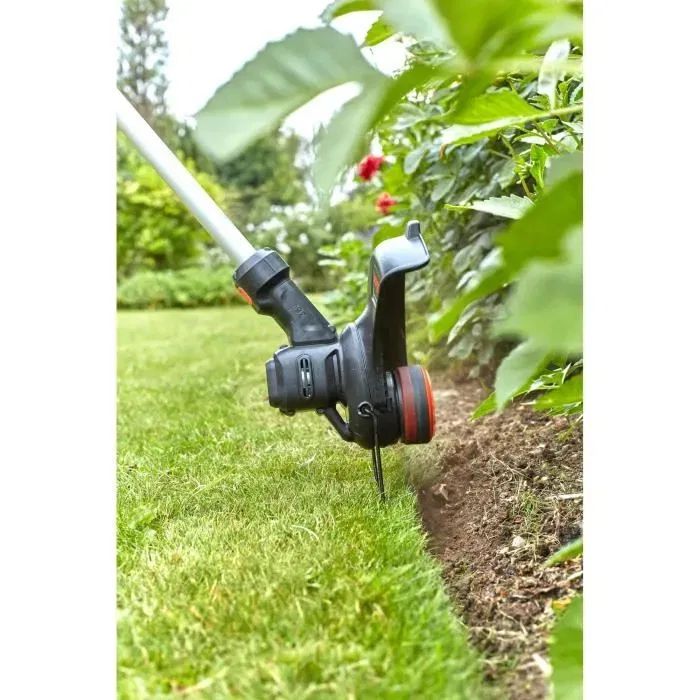 Black + Decker BCSTE636L1-QW Coupe-bordures électrique sans fil 36V, Capacité de coupe 33 cm, Tête pivotante, Tube télescopique, Fonction Trim & Edge Black + Decker BCSTE636L1-QW Coupe-bordures électrique sans fil 36V, Capacité de coupe 33 cm, Tête pivotante, Tube télescopique, Fonction Trim & Edge