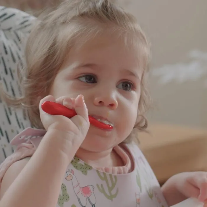 Nuby Lot de 3 premières cuillères bébé en silicone - Bleu / Rouge / Vert