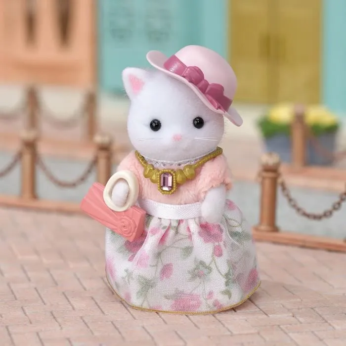 Sylvanian Families 5461 Valisette de Mode Grand Soeur Chat Persan avec Vêtements, Sacs et Chaussures pour Figurines - Le Village