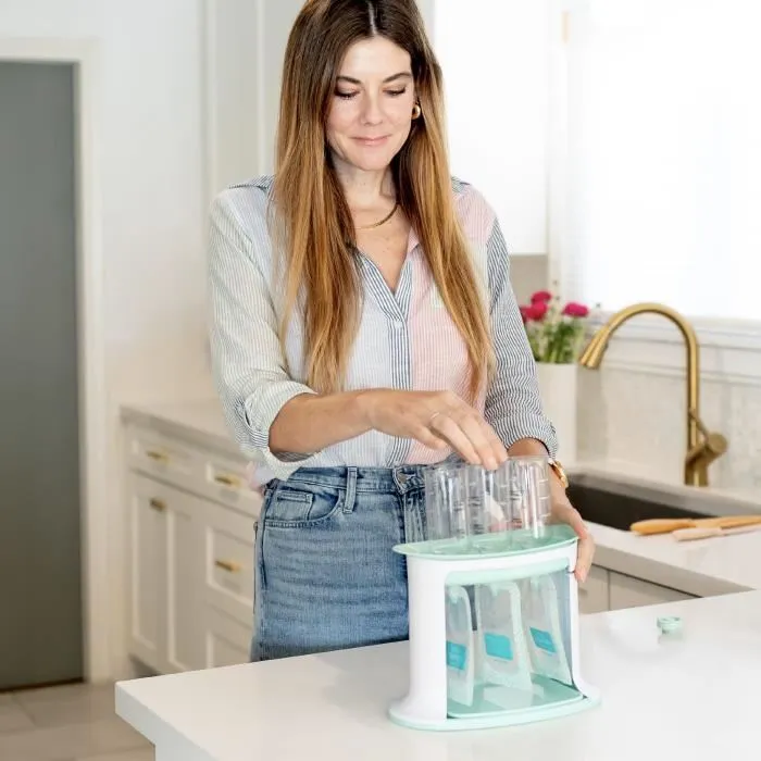 Infantino Squeeze Station - Station de remplissage pour gourdes réutilisables - Compatible purées, compotes, yaourts maison Infantino Squeeze Station - Station de remplissage pour gourdes réutilisables - Compatible purées, compotes, yaourts maison