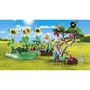 PLAYMOBIL 71380 Starter Pack Jardin potager, Country La Vie à la Ferme, Jeu de construction avec 2 personnages et accessoires, pour enfants dès 4 ans