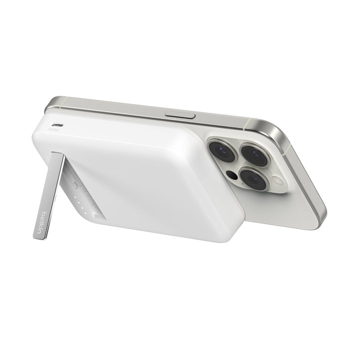 Belkin BoostCharge Pro BPD007BTWH - Batterie externe magnétique 8000 mAh Qi2 15W - Blanc Belkin BoostCharge Pro BPD007BTWH - Batterie externe magnétique 8000 mAh Qi2 15W - Blanc