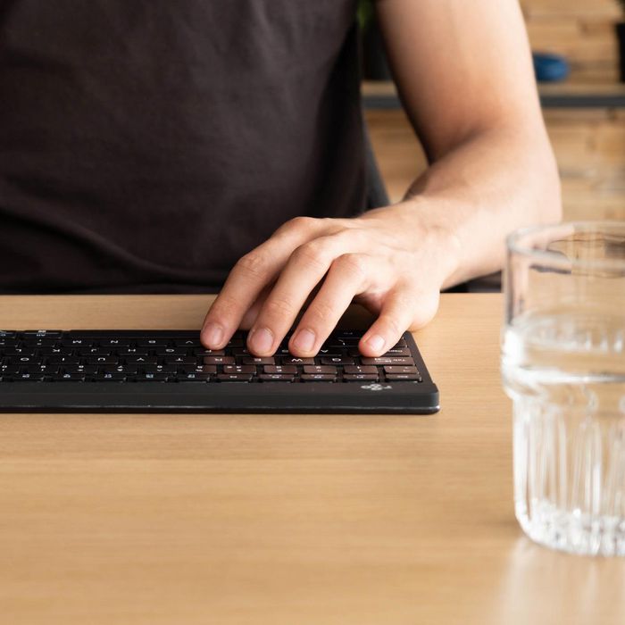 R-Go Tools Clavier ergonomique R-Go Compact Break - Clavier compact Bluetooth avec logiciel de pause, Layout QWERTY (Espagnol), Noir
