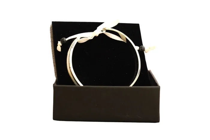 Narciso Rodriguez Bracelet en textile Pure Musc pour femme Narciso Rodriguez Bracelet en textile Pure Musc pour femme