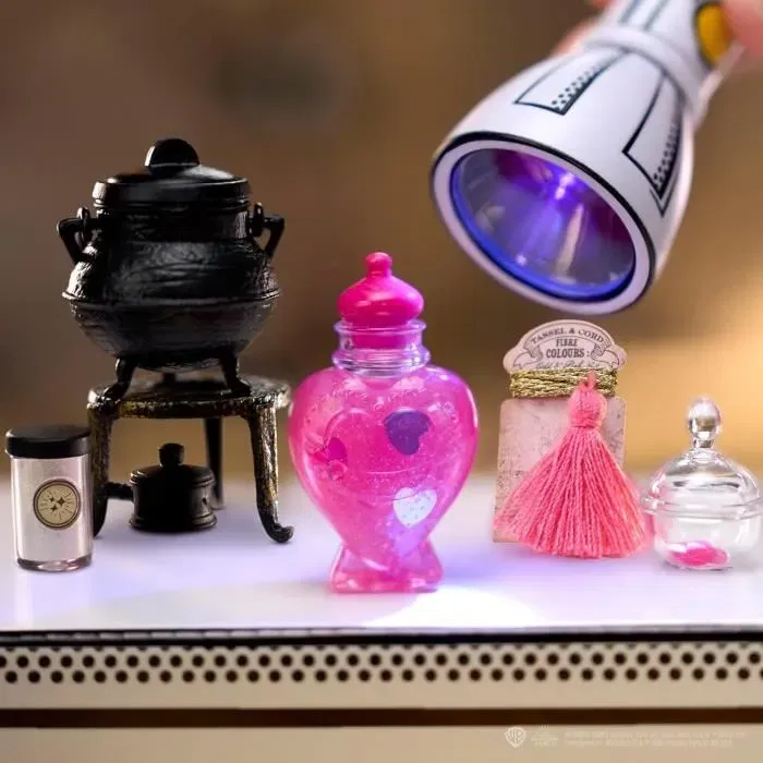 MGA Miniverse - Jeu Créatif Harry Potter - Kit Potions Emblématiques en Résine à Collectionner - Loisir Décoratif - Non Comestible - Dès 8 ans