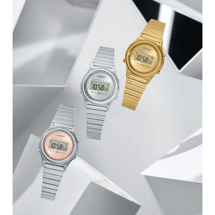 Casio LA700WE Montre mixte blanche à affichage digital et mouvement quartz avec chronomètre 1/10 s, compte à rebours, alarme et bracelet en acier réglable