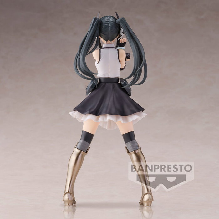 BANPRESTO Figura Lady Black Shy 17cm