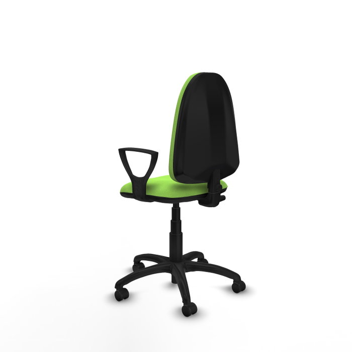 Chaise de bureau Aýna avec mécanisme de contact permanent de base, recouverte de tissu couleur pistache. Équipée d'une base en polyamide noir, d'accoudoirs fixes et de roulettes autobloquantes.