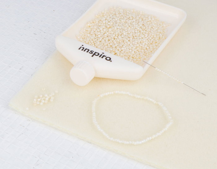 Innspiro Perles de rocaille en verre rond 2,3 mm ivoire crème 120 g Innspiro Perles de rocaille en verre rond 2,3 mm ivoire crème 120 g
