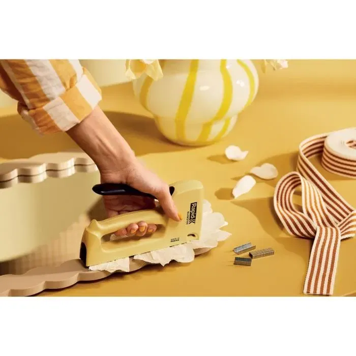 Rapid - Agrafeuse manuelle murale R53 pour agrafes n°53 (4-10mm) - Éco-responsable en plastique 90% recyclé - Couleur Jaune Fleur (Blomster) - Fabrication suédoise