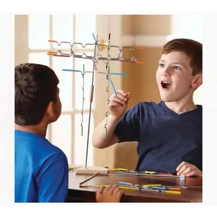 Spin Master Suspend, Jeu d'équilibre et de dextérité en famille, 24 tiges colorées, à partir de 6 ans, 1 à 4 joueurs, durée de partie environ 15 min Spin Master Suspend, Jeu d'équilibre et de dextérité en famille, 24 tiges colorées, à partir de 6 ans, 1 à 4 joueurs, durée de partie environ 15 min