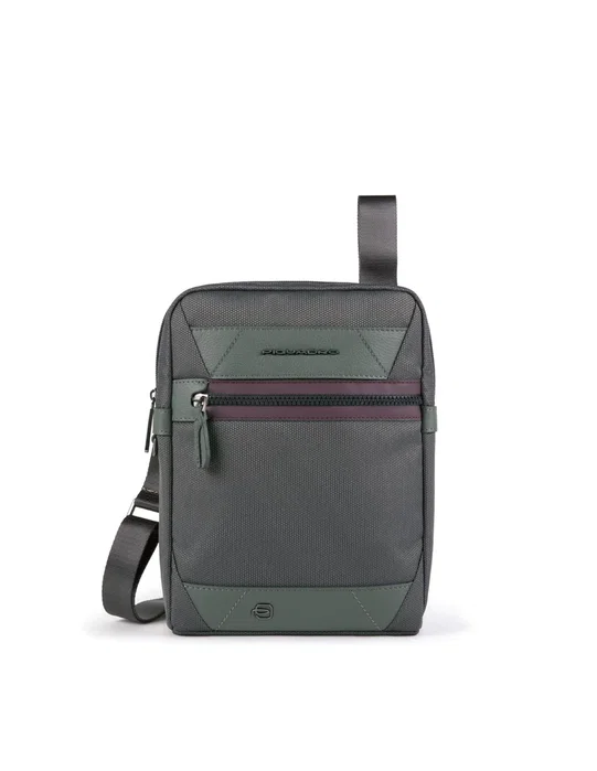 Piquadro Trakai Sac bandoulière homme en textile recyclé, vert, 27 x 21 x 5 cm Piquadro Trakai Sac bandoulière homme en textile recyclé, vert, 27 x 21 x 5 cm