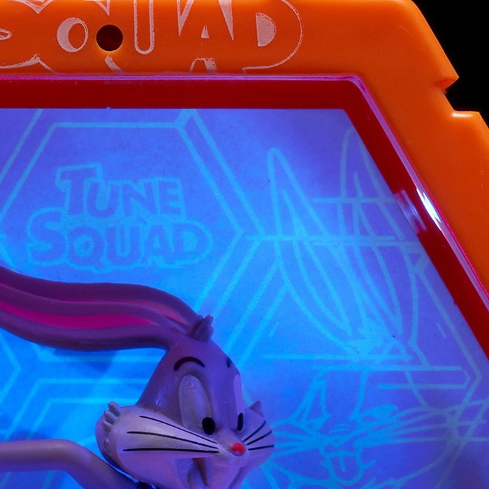 Wow Stuff Figurine Wow! Pod Space Jam Bugs avec capteur de mouvement lumineux, fonctionne avec 3 piles AAA