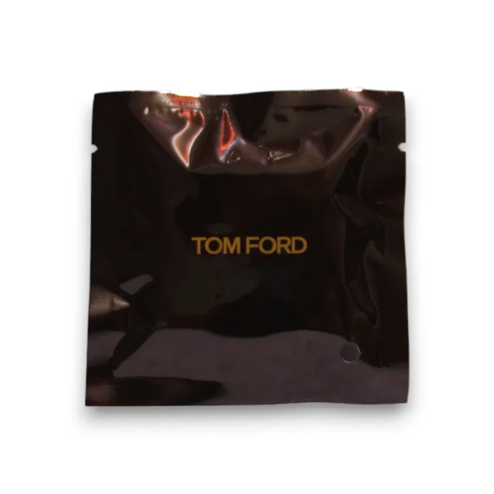 Tom Ford Traceless Fond de teint compact 10 Lin SPF 45 Tom Ford Traceless Fond de teint compact 10 Lin SPF 45