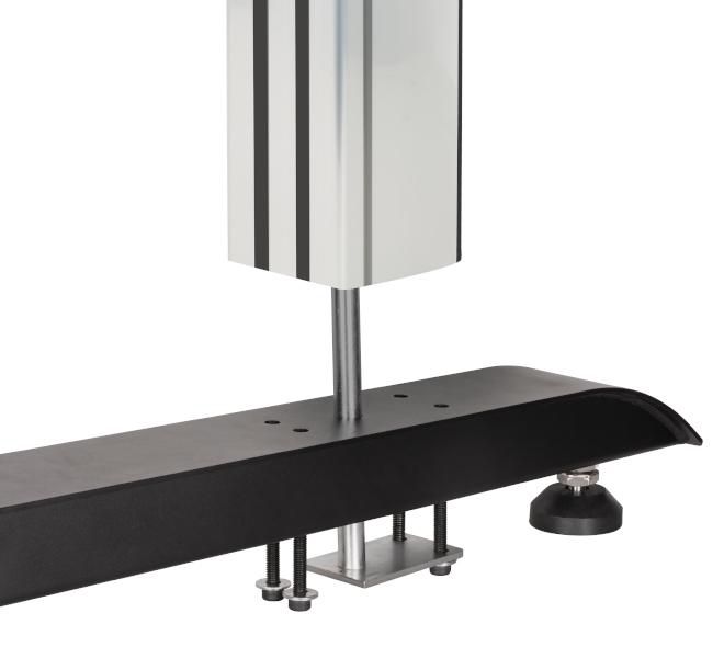 B-Tech BT8380-BASE Pied de colonne métallique ajustable avec embase de nivellement noir, pour chariots et structures de support d'écran