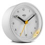 Braun Réveil Analogique Classique BC-12-W Blanc - Mecanisme Silencieux, Alarme Progressive et Aiguilles Luminiscentes