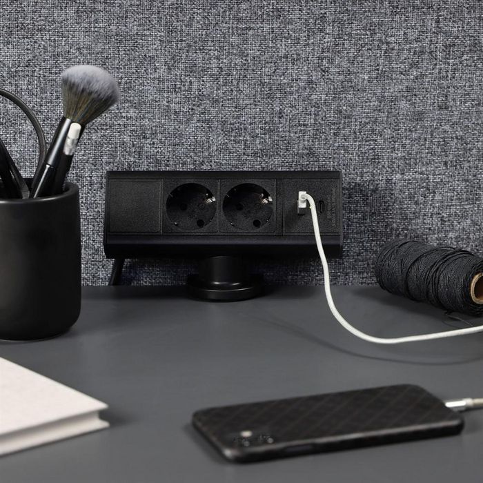 Forming Function Axessline Desk - Chargeur 2 prises de courant, 1 USB-A et 1 USB-C, Noir Forming Function Axessline Desk - Chargeur 2 prises de courant, 1 USB-A et 1 USB-C, Noir