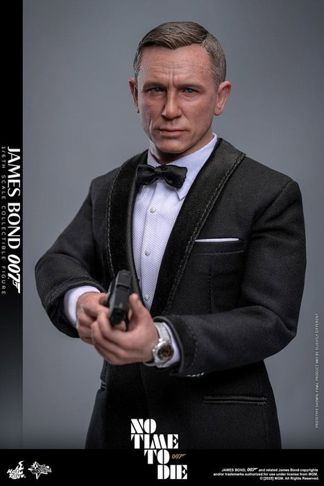 Hot Toys Movie Masterpiece figurine 1/6 James Bond 30 cm