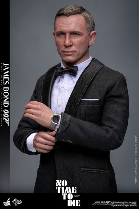 Hot Toys Movie Masterpiece figurine 1/6 James Bond 30 cm
