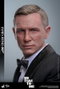 Hot Toys Movie Masterpiece figurine 1/6 James Bond 30 cm