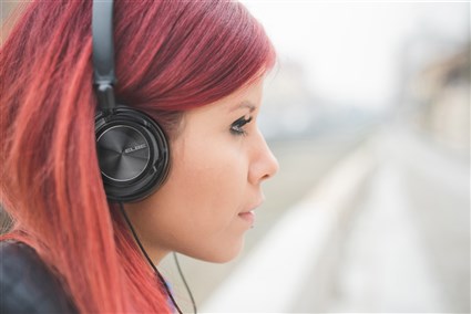 Elbe ABT-590-N Casque audio Bluetooth circum-aural pliable Noir avec microphone et entrée audio Aux-in
