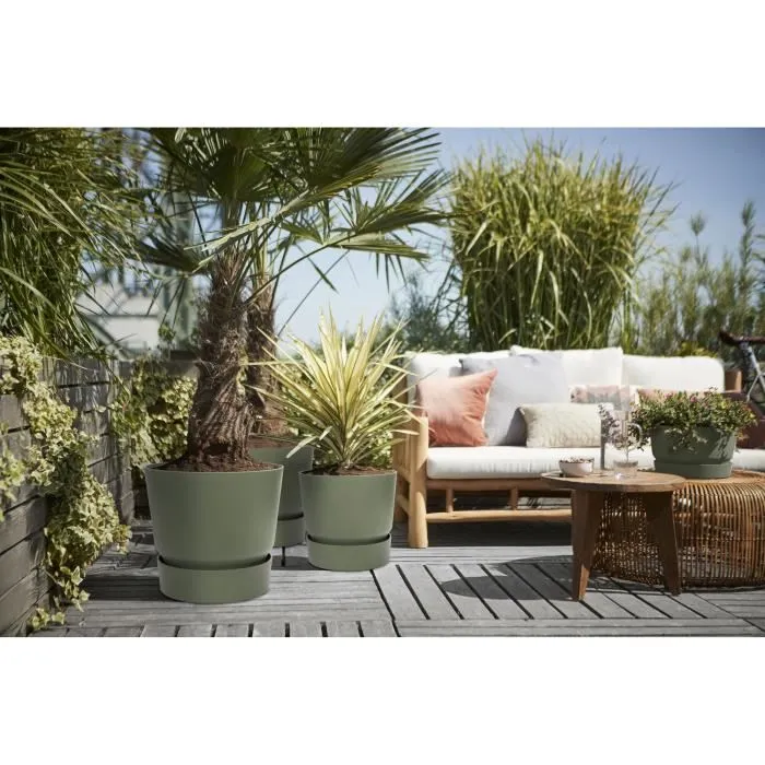 ELHO Pot de fleurs rond Greenville 47 - Plastique recyclé résistant au gel - Réservoir d'eau intégré - Ø 47 x H 44,1 cm - Vert feuille - 55 L