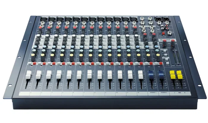 Soundcraft EPM 12 - Table de mixage 12 canaux avec EQ 3 bandes, entrées XLR et jack