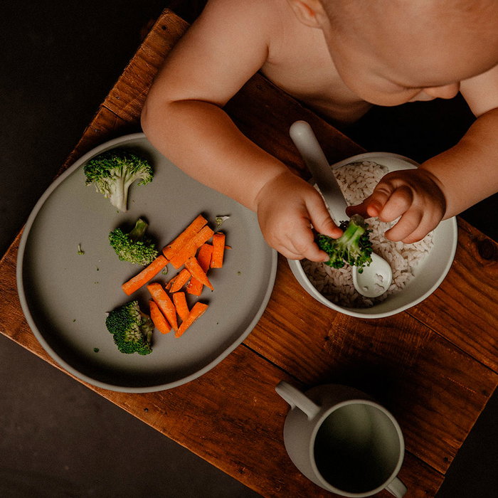 Suavinex Ensemble Vaisselle Bébé Silicone Vert 4 Pièces avec Ventouse et Cuillère Souple pour diversification alimentaire