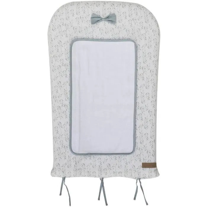 Domiva Matelas à langer Filou avec housse et éponge imperméable - Imprimé feuillage et carreaux sur fond vert thym, thème crochet authentique Domiva Matelas à langer Filou avec housse et éponge imperméable - Imprimé feuillage et carreaux sur fond vert thym, thème crochet authentique