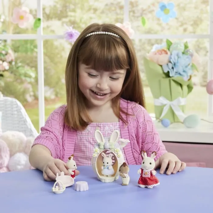 Sylvanian Families 5802 - La Cachette aux Oeufs - Coffret avec Bébé Lapin Marguerite Articulé, Panier et Oeufs - Jouet d'Imagination pour Enfants dès 3 Ans