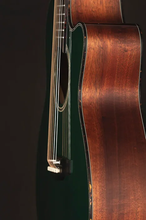 Takamine LTD2025 Guitare Electroacoustique Table Engelmann Massif Corps Koa Hawaiien Finition Antique Ever Green Takamine LTD2025 Guitare Electroacoustique Table Engelmann Massif Corps Koa Hawaiien Finition Antique Ever Green