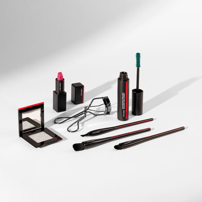 Shiseido Recourbe-cils - Courbure Spectaculaire et Relevé Impressionnant avec Coussinet Silicone, Tampon de Remplacement Inclus Shiseido Recourbe-cils - Courbure Spectaculaire et Relevé Impressionnant avec Coussinet Silicone, Tampon de Remplacement Inclus