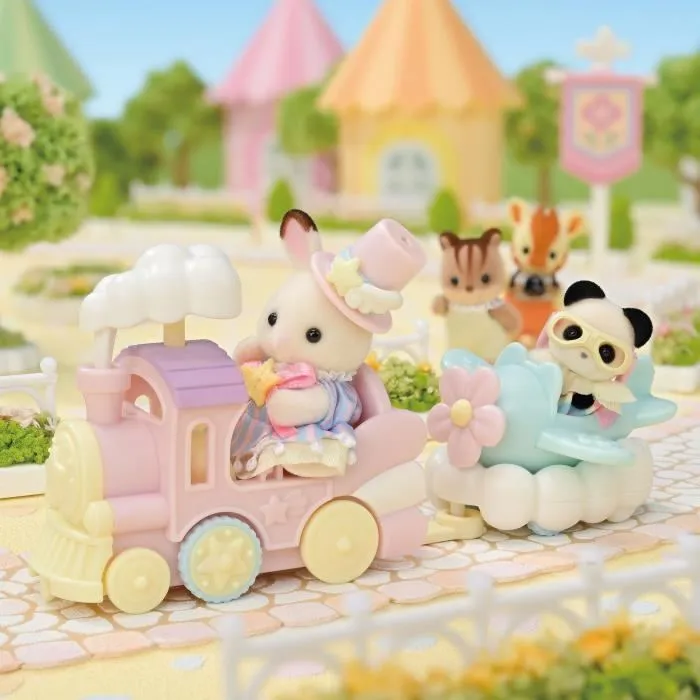 Sylvanian Families - Le Petit Train des Nuages - Set avec Train à Vapeur, Avion et Figurines Articulées Bébé Lapin et Panda - Jouet dès 3 Ans Sylvanian Families - Le Petit Train des Nuages - Set avec Train à Vapeur, Avion et Figurines Articulées Bébé Lapin et Panda - Jouet dès 3 Ans