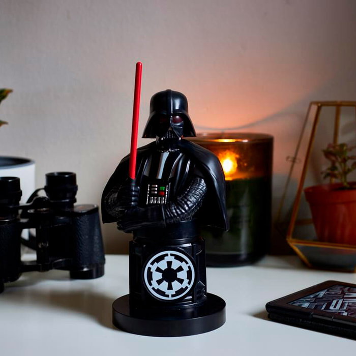 EXQUISITE GAMING Support de chargeur de téléphone Star Wars Dark Vador Un Nouvel Espoir Figure de 20 cm pour contrôleurs et smartphones