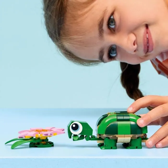 LEGO Creator 3-en-1 31377 - La Tortue et la Fleur de Nénuphar, Jouet de Construction 7 ans et plus, Transformable en Caméléon ou Grenouille