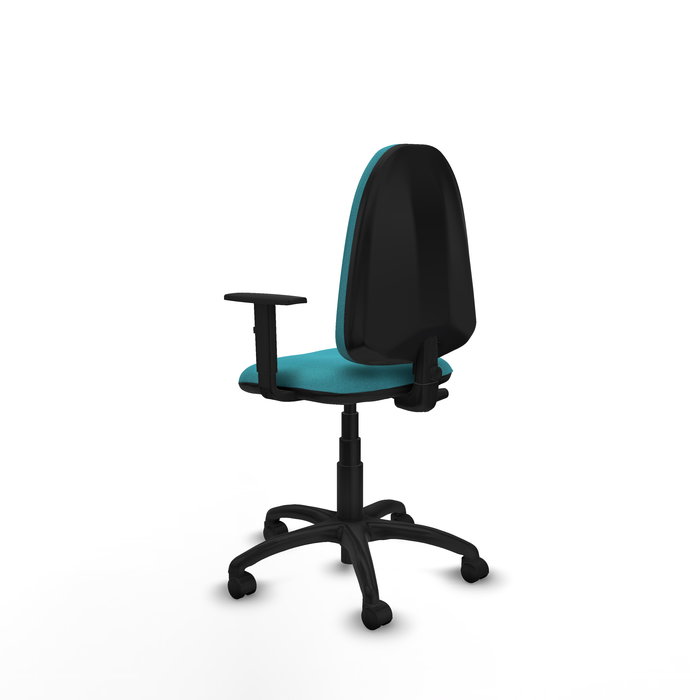 Chaise de bureau Aýna avec mécanisme de contact permanent de base, recouverte de tissu turquoise. Équipée d'une base en polyamide noir, d'accoudoirs 1D et de roulettes en nylon de 50 mm Chaise de bureau Aýna avec mécanisme de contact permanent de base, recouverte de tissu turquoise. Équipée d'une base en polyamide noir, d'accoudoirs 1D et de roulettes en nylon de 50 mm
