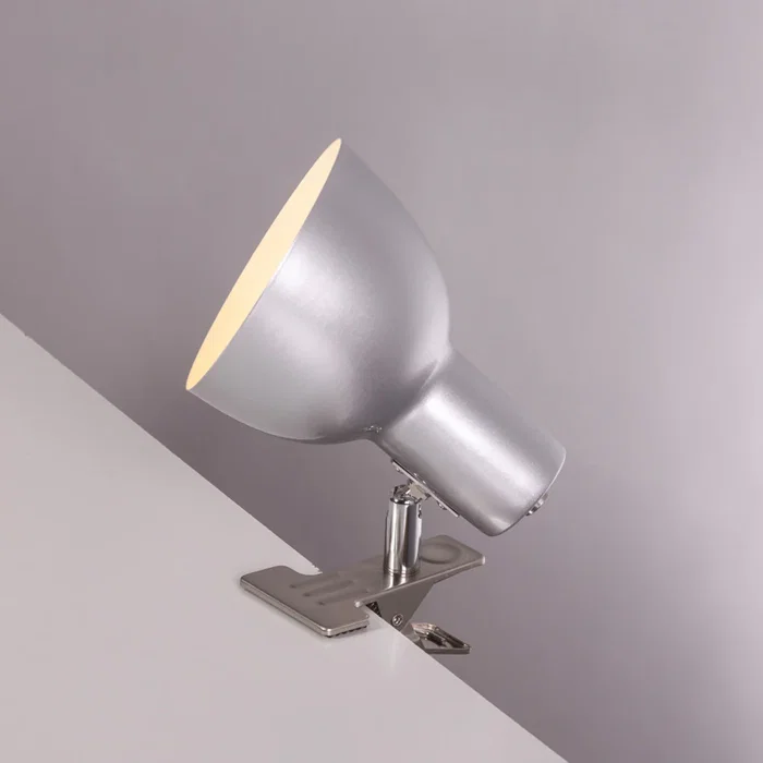 Lampe de bureau Pathein SKD-T1003, Lampe flexible en métal avec pince, design moderne pour bureau et salon
