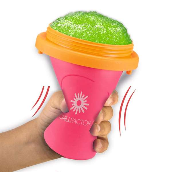 Bandai Chillfactor - Machine à granité (pour congeler et presser) - 10,5 x 10,5 x 18,8 cm - Modèles assortis