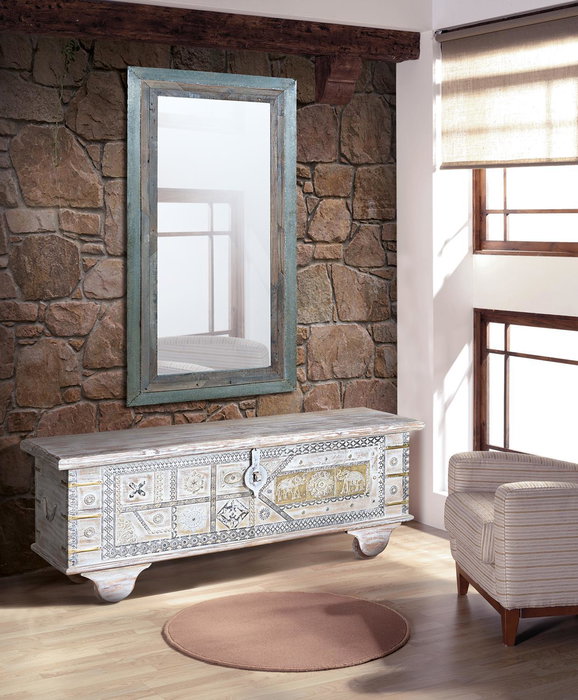 GINER Y COLOMER - Bahut en bois de manguier finition blanc vieilli avec appliques bronze - 46 x 116 x 40 cm (LxHxP)