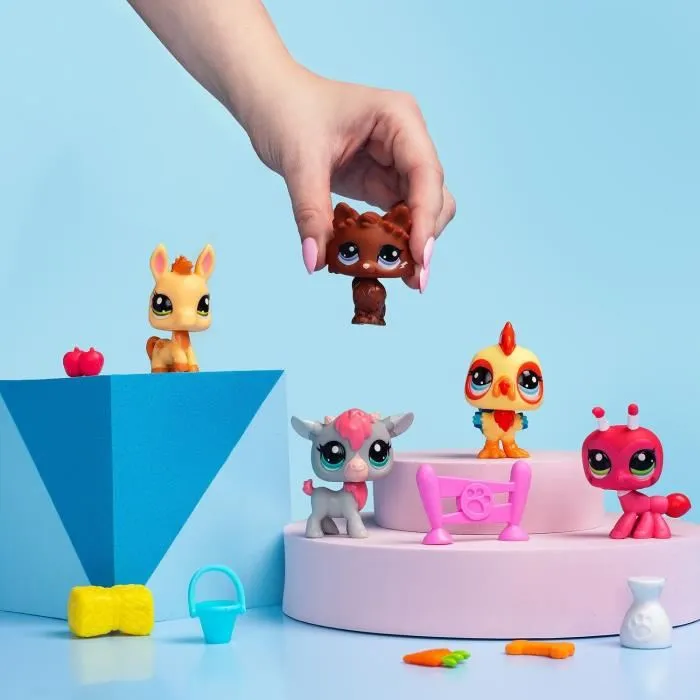 Bandai Littlest Pet Shop - Set Collector Thème de la Ferme avec 5 Animaux et Accessoires - BF00510 - Figurines à Tête Bougeante - Dès 4 ans