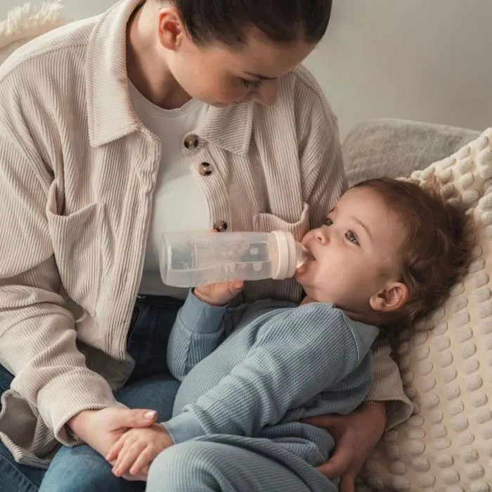 MAM - Biberon Easy Active 2ème âge - Pour bébés de +6 mois - 330 ml - Tétine débit X - Coloris Berry - Biberon ergonomique et éco-conçu MAM - Biberon Easy Active 2ème âge - Pour bébés de +6 mois - 330 ml - Tétine débit X - Coloris Berry - Biberon ergonomique et éco-conçu