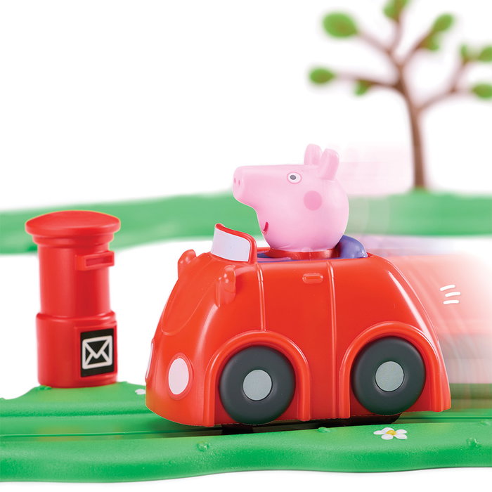 Peppa Pig Circuit de Voiture Rouge COP8343 Set de Jeu avec Coche Motorisé et Accessoires Enfants +3 Ans