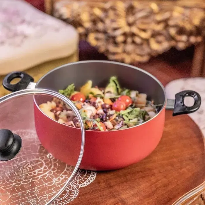 Livoo Faitout MEP150R 24 cm Antiadhésif sans PFOA PFOS Poignées Silicone Compatible Tous Feux Dont Induction Noir Livoo Faitout MEP150R 24 cm Antiadhésif sans PFOA PFOS Poignées Silicone Compatible Tous Feux Dont Induction Noir