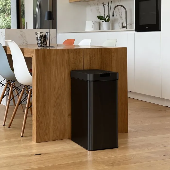 Kitchen Move - SILVERLAKE - Poubelle de cuisine automatique 70L avec ouverture papillon, capteur infrarouge, alimentation USB/piles, acier inoxydable noir mat - 42,4 x 26,9 x 67 cm