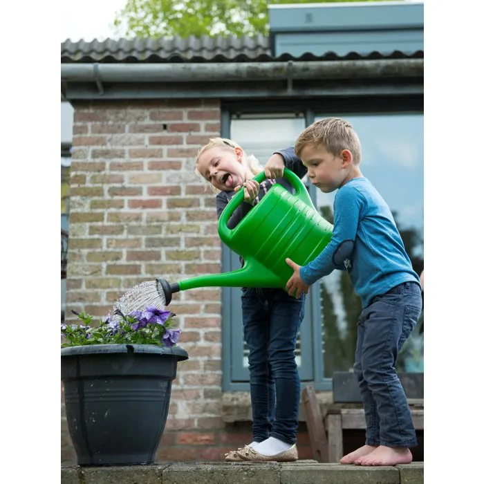Nature Arrosoir Vert 14 L avec pomme d'arrosage, capacité ovale en PE anti-UV