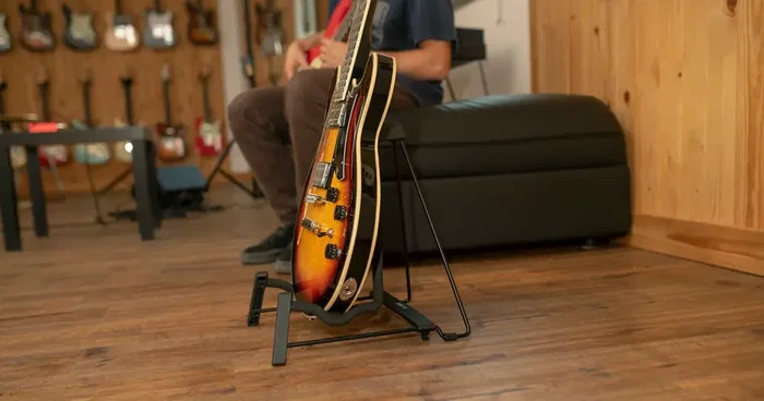 QUIKLOK GHS/001 Support pour Guitares et Trompe, Réglable 5 Positions, Noir, jusqu'à 5 kg